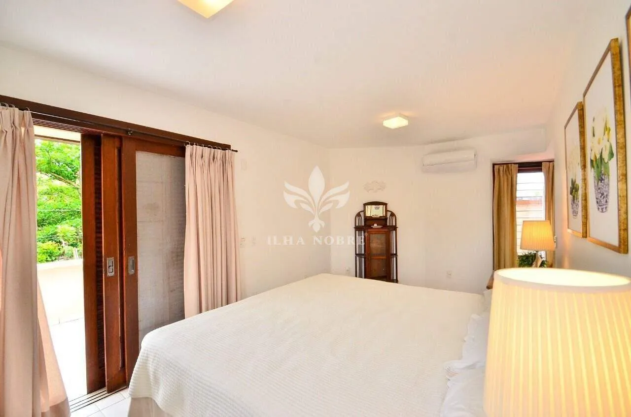 Casa mobiliada com 7 quartos e piscina ao ar livre — photo 33