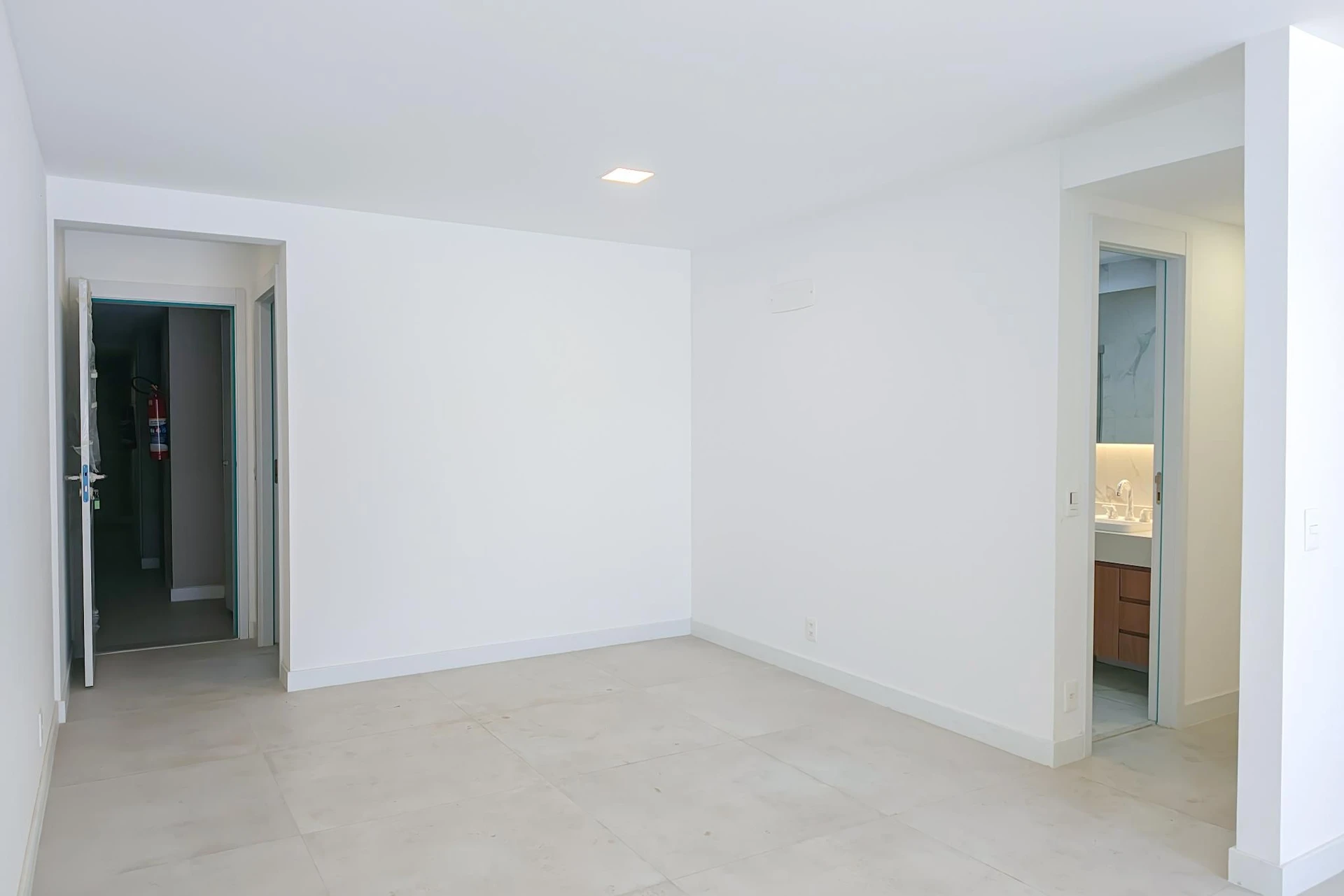Apartment, 143 m², with a grill on the balcony — photo 42