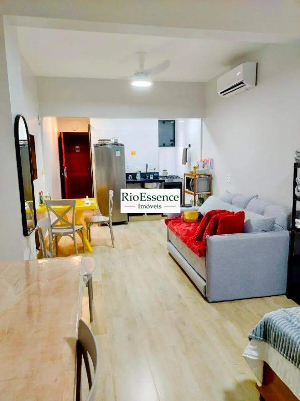 Furnished 1-bedroom apartment with open-plan kitchen — photo 10