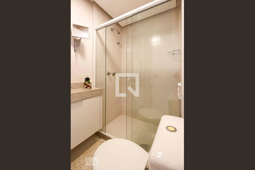 House for rent with 4 en-suite bedrooms and 450 m² — photo 33