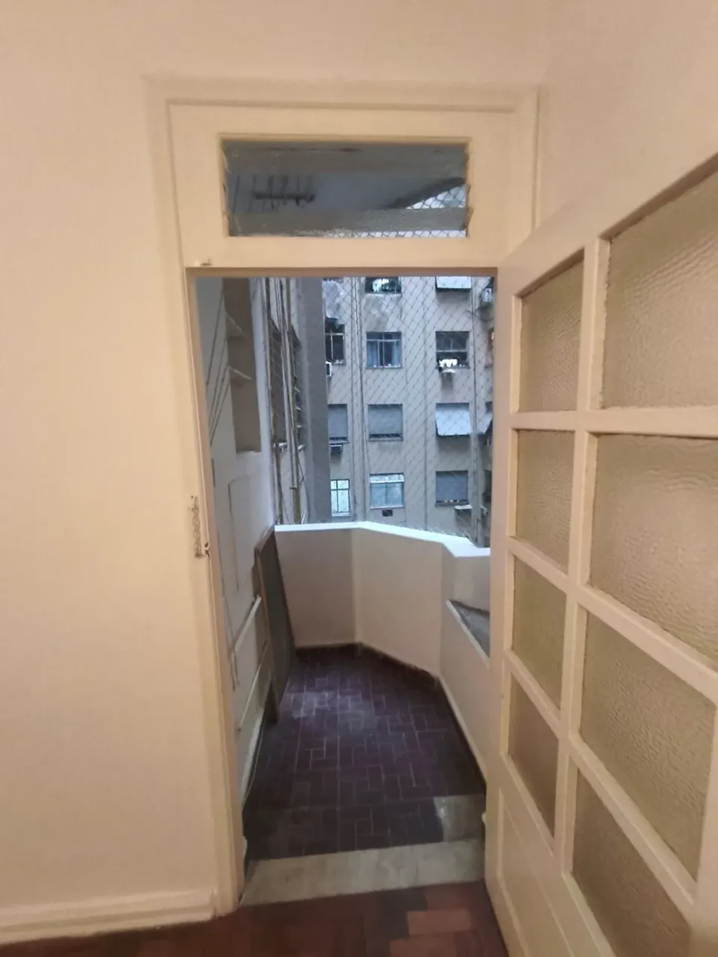 Деревянный пол или ламинат и 1 спальня: квартира 35 м² — photo 8