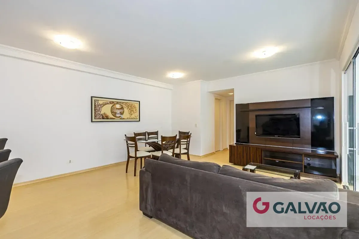 3-bedroom apartment in a building with a coworking space — photo 19