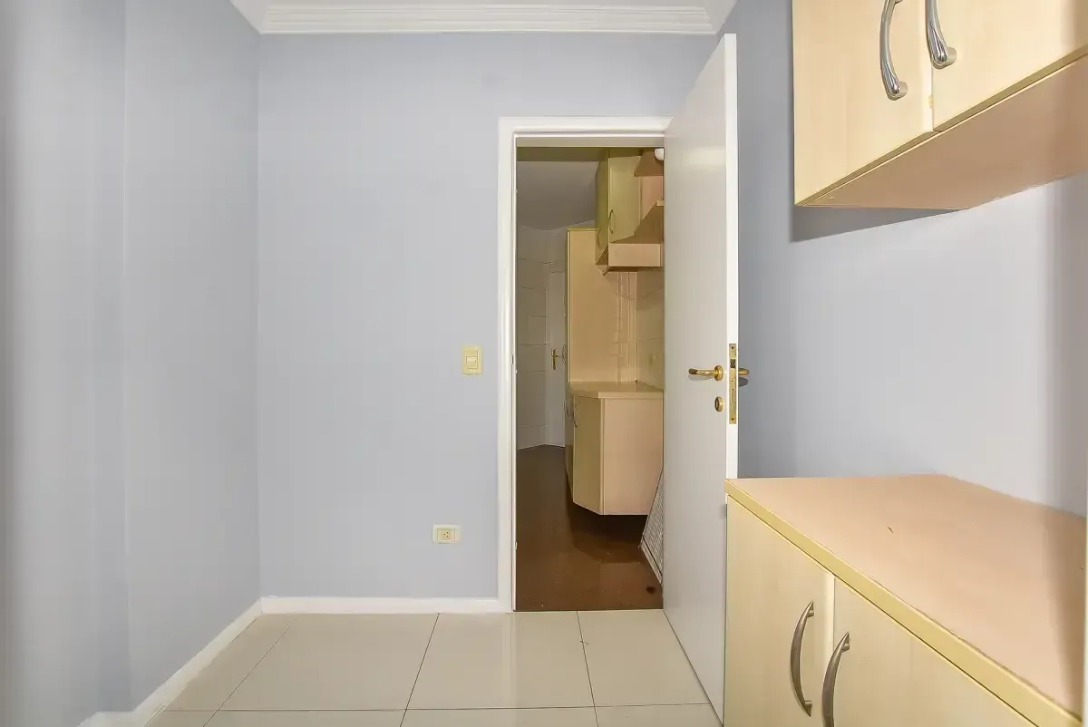 2-bedroom apartment with a home office — photo 39