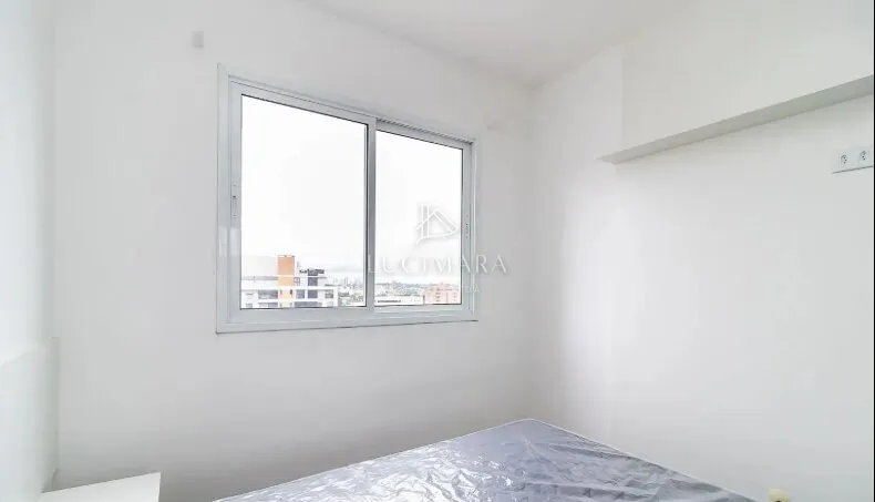 Furnished 1-bedroom apartment with open-plan kitchen — photo 9