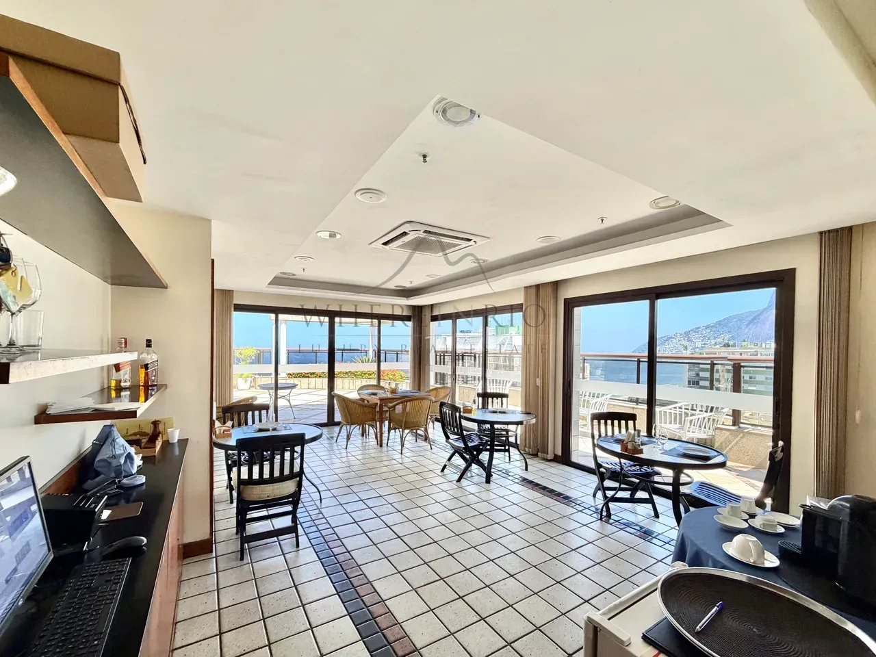 Furnished 2-bedroom apartment with balcony and parking — photo 19