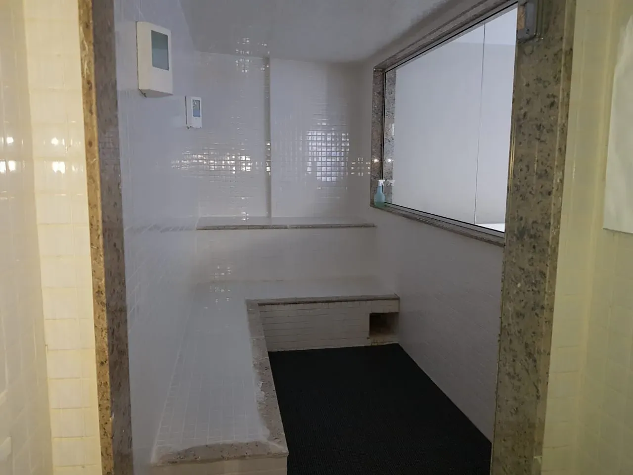 Балкон с грилем и 2 спальни: квартира 91 м² — photo 40