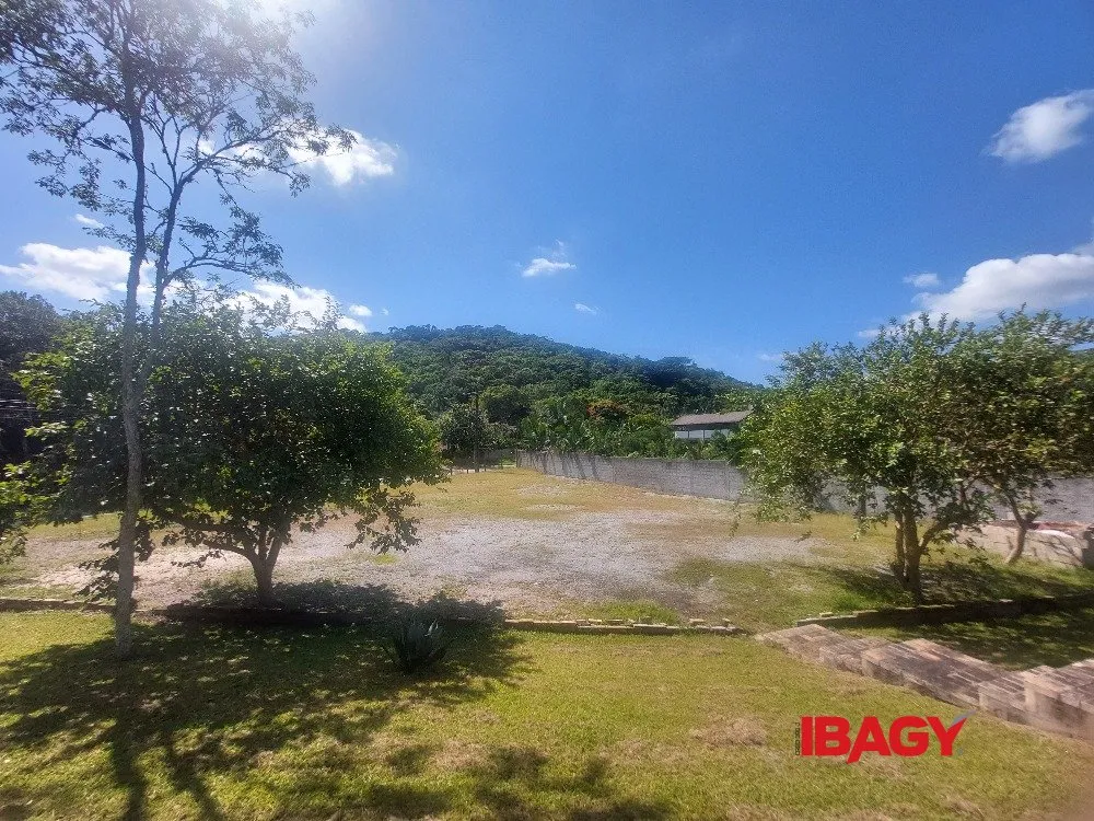 Furnished house with 5 bedrooms on 5200 m² — photo 59