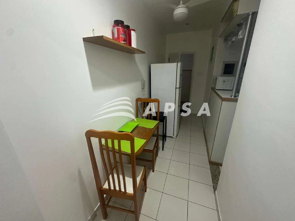 Furnished 1-bedroom apartment with 40 m² and glass shower — photo 12