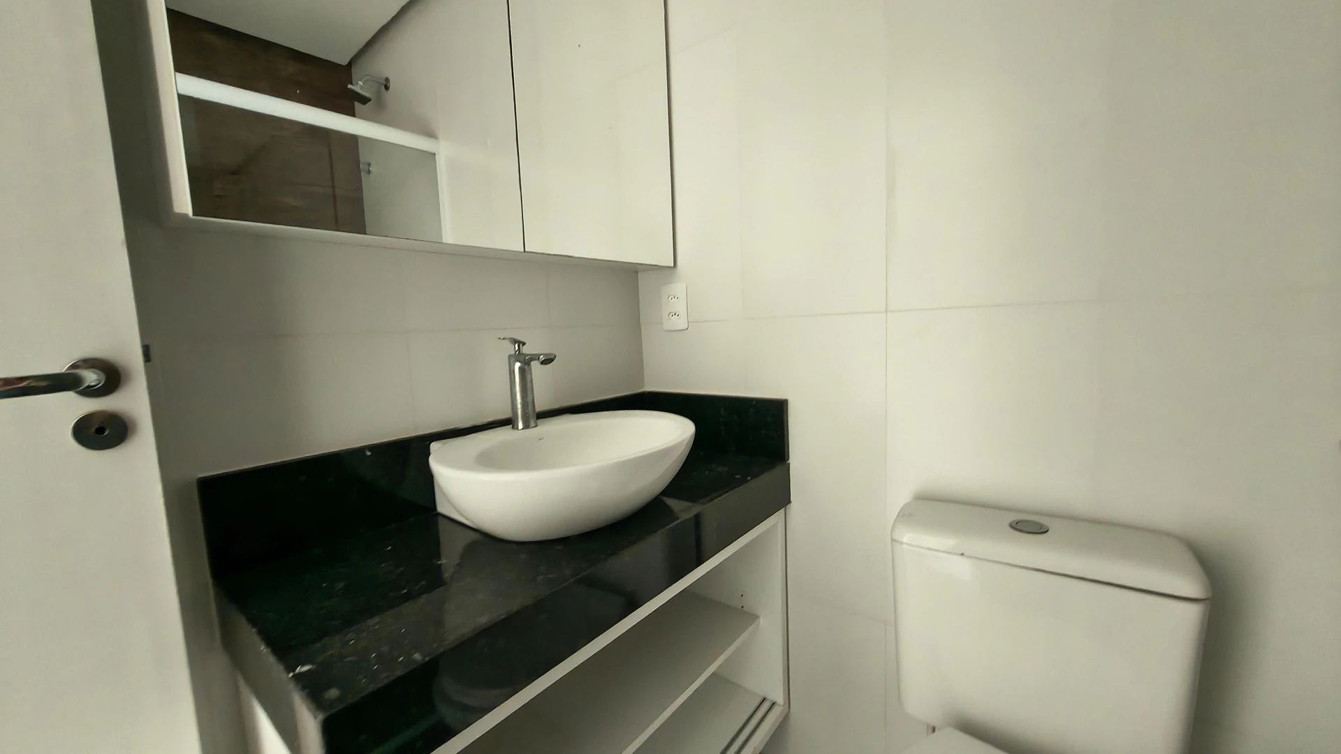 3-bedroom apartment, all with their own bathrooms, 311 m² — photo 48