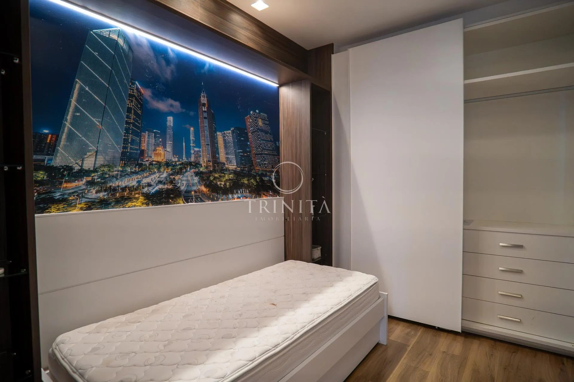 Furnished house with 5 en-suite bedrooms and 10 baths — photo 33