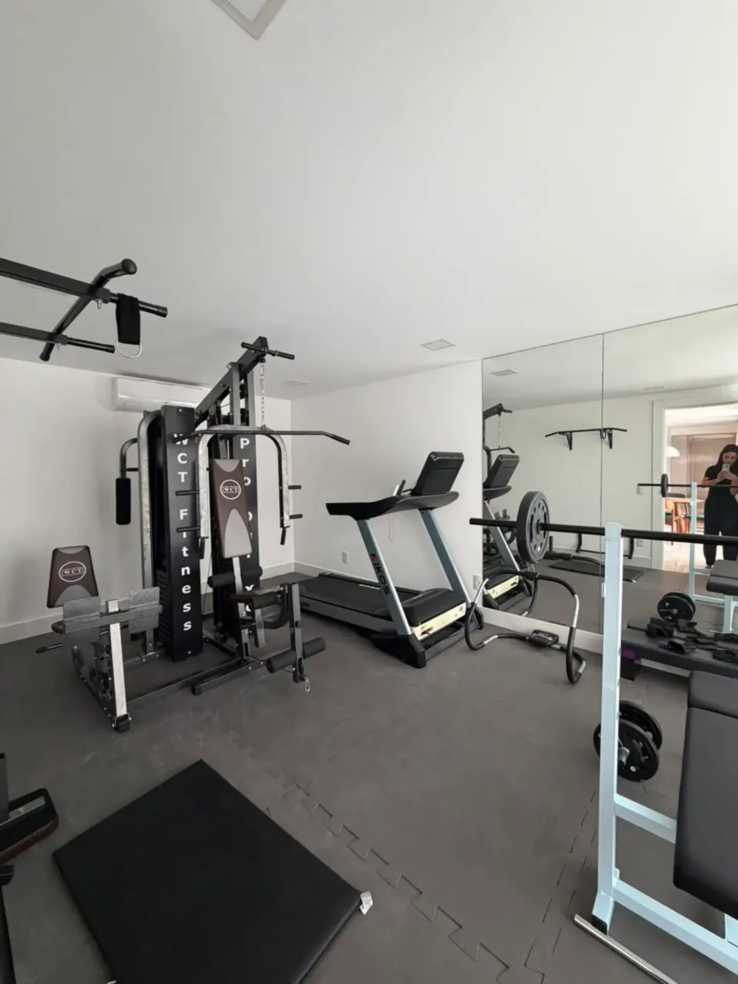Furnished triplex home with 5 en-suite bedrooms and 600 m² — photo 11
