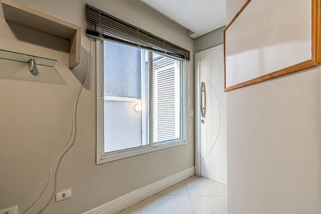 5-bedroom house with a private pool in Curitiba — photo 29