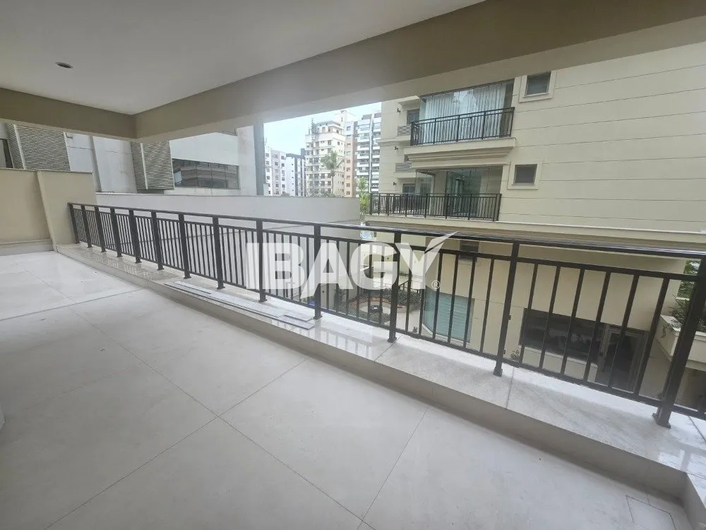 Apartment, 199 m², with a grill on the balcony — photo 6