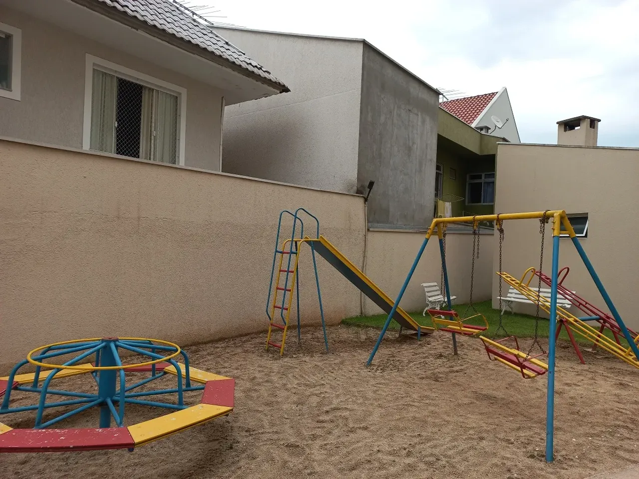 Квартира з 3 спальнями, 1 ванною при спальні та 2 санвузлами — photo 10