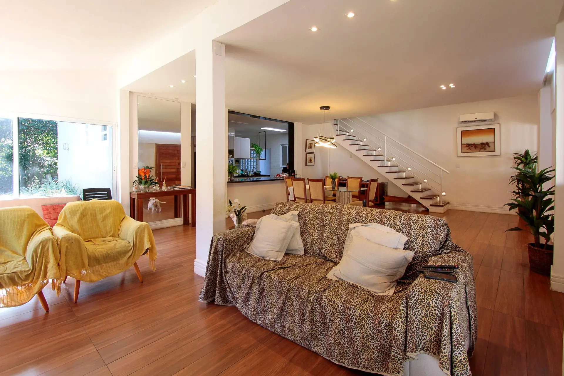 Furnished house with 4 bedrooms and open-plan kitchen — photo 15