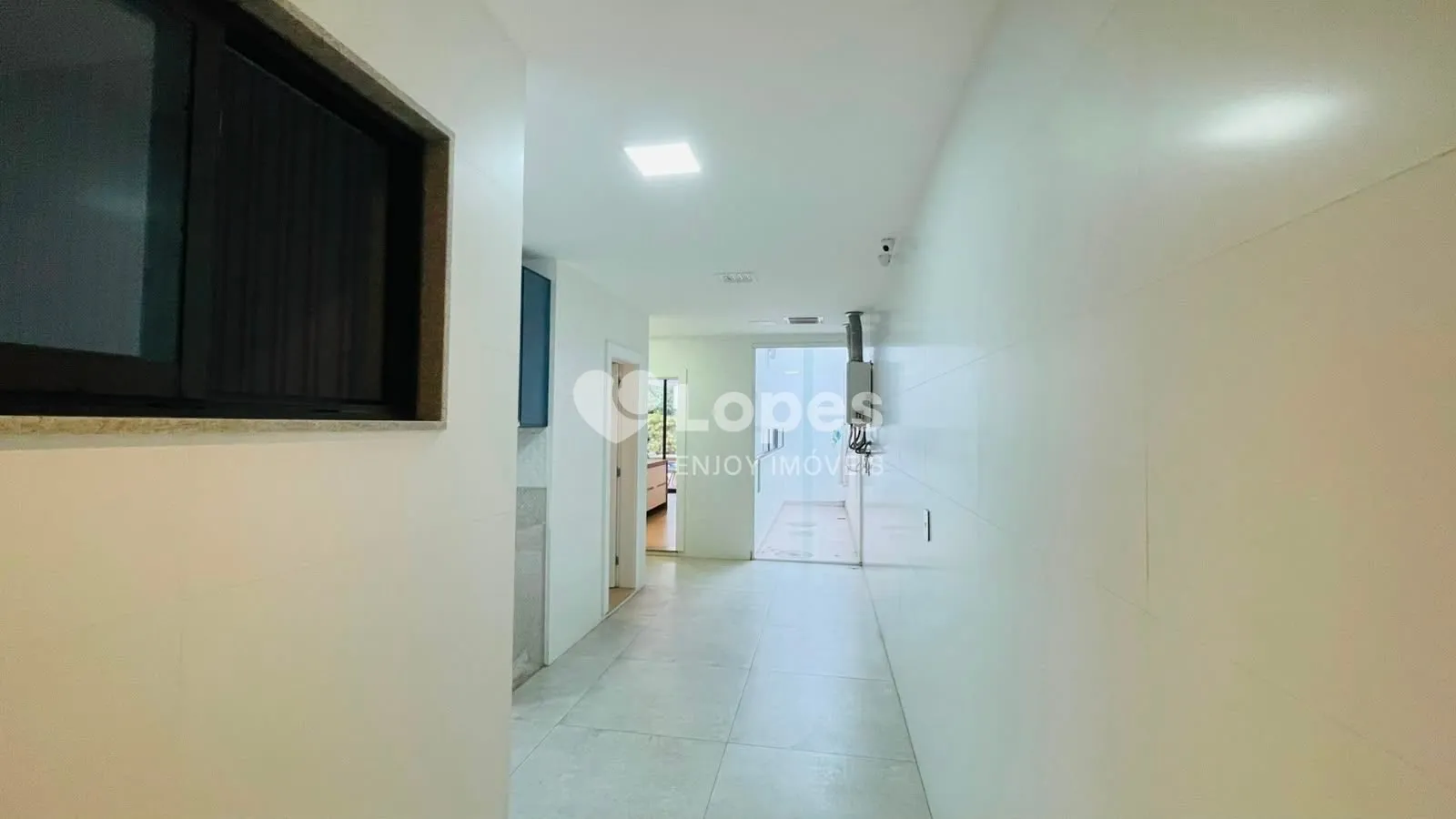 Furnished house with 5 en-suite bedrooms 600 m² — photo 14