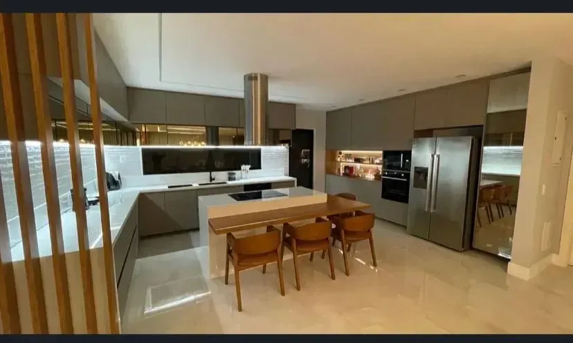 Furnished house with 5 bedrooms, 5 bathrooms, 490 m² — photo 2