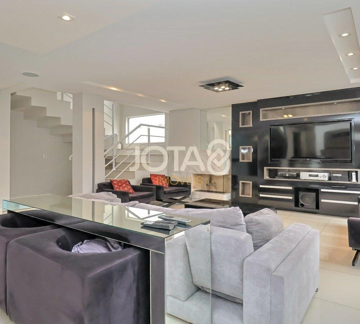 House with 3 en-suites, 400 m², plus a home office desk — photo 14