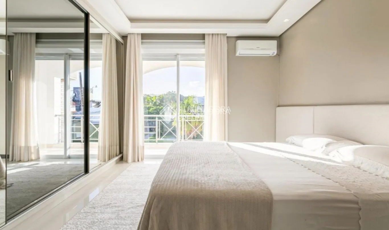 Furnished house with 6 en-suite bedrooms and 7 baths — photo 18