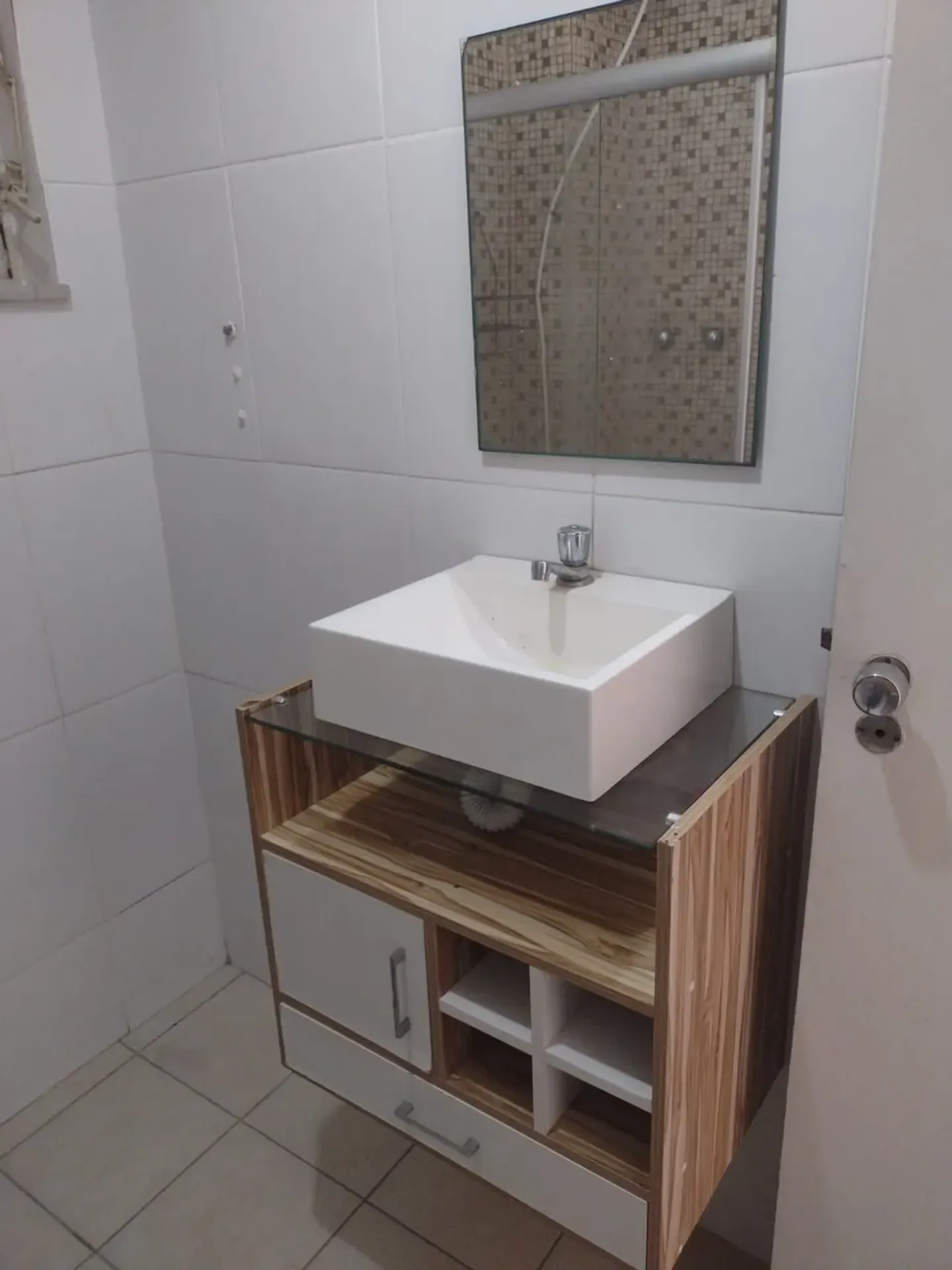 Apartment on the 1st floor with wood or laminate floors — photo 7