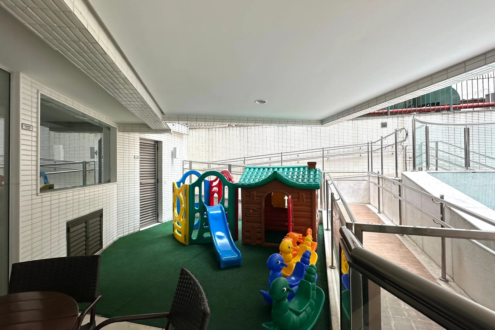 Apartamento mobiliado, 101 m², com janelas do piso ao teto — photo 12