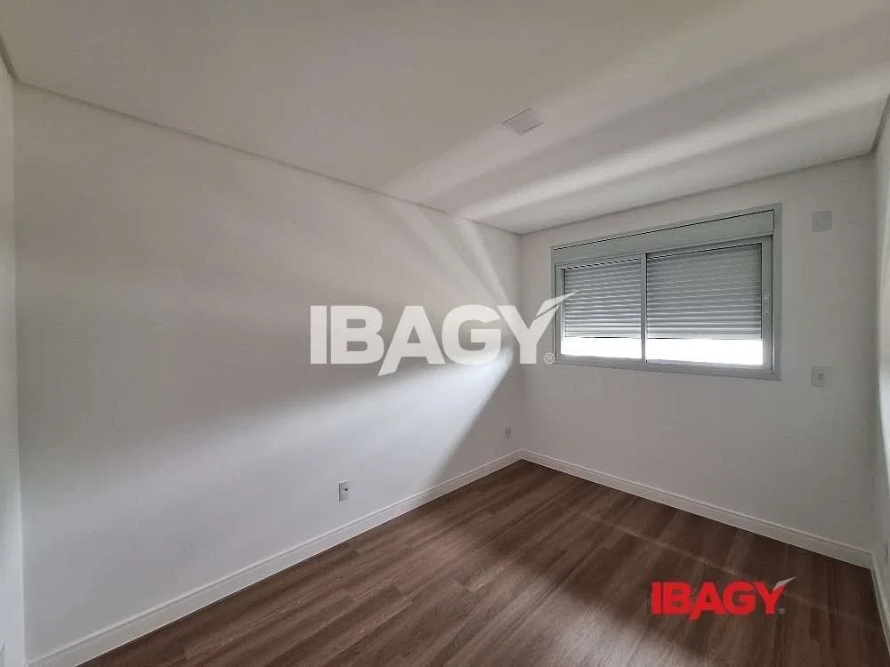 2-bedroom apartment with 2 bathrooms and parking — photo 13