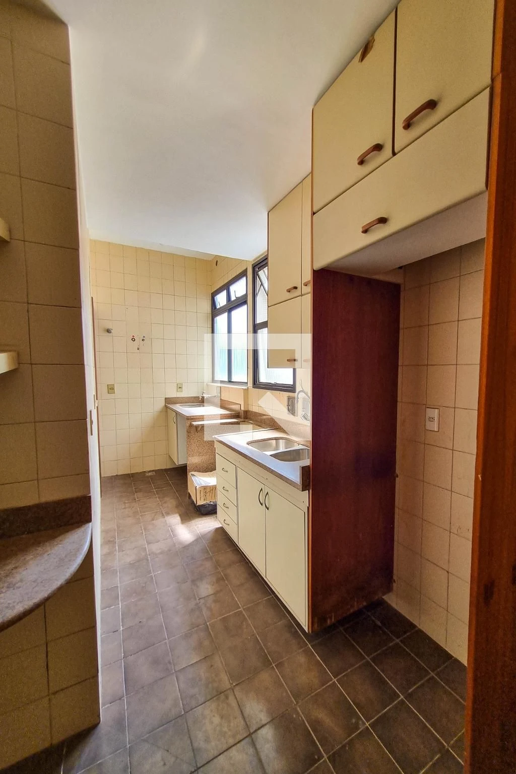 Home office in a 5-bedroom apartment, 127 m² — photo 31