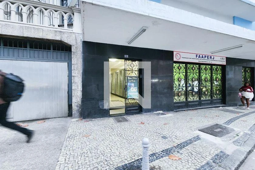Furnished 2-bedroom apartment with 84 m² — photo 25
