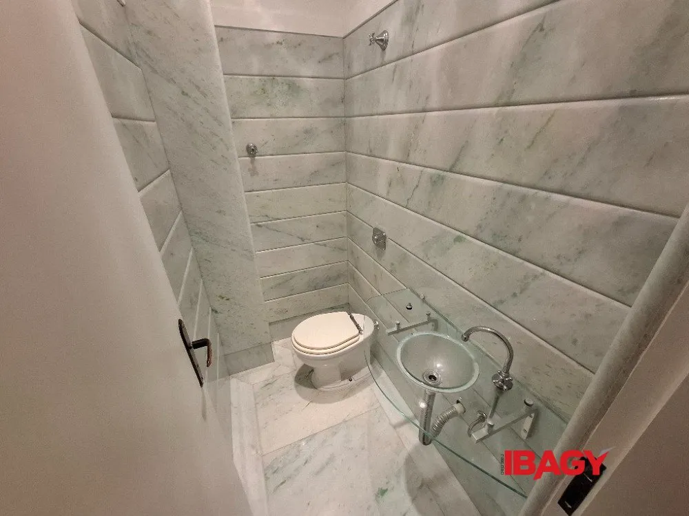 Apartamento sem mobília com 2 quartos e 107 m² — photo 4