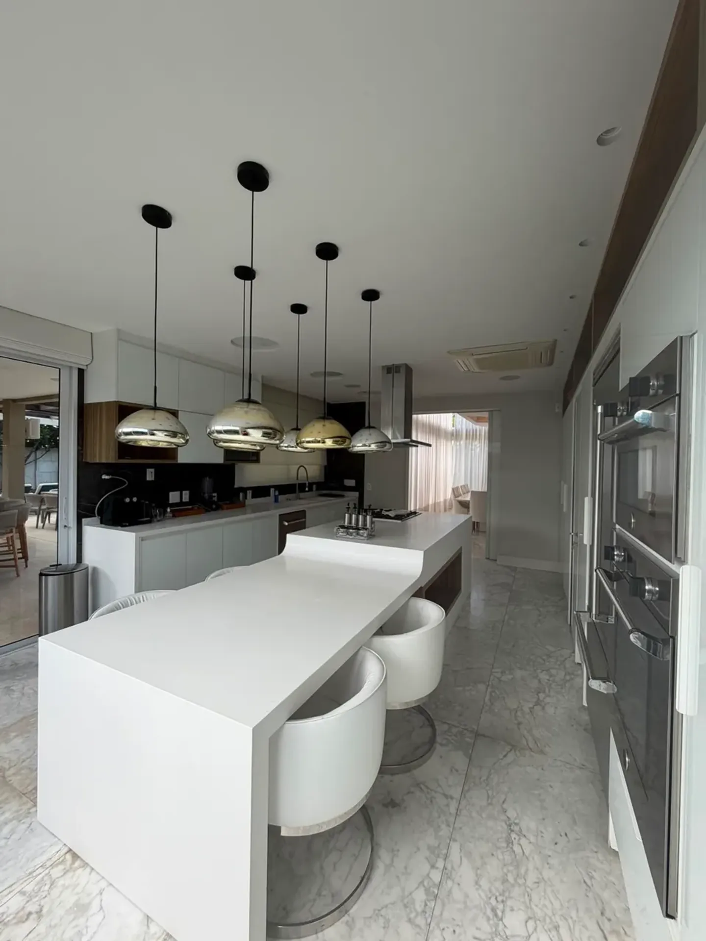 Furnished house with 5 bedrooms and 5 bathrooms, 700 m² — photo 7
