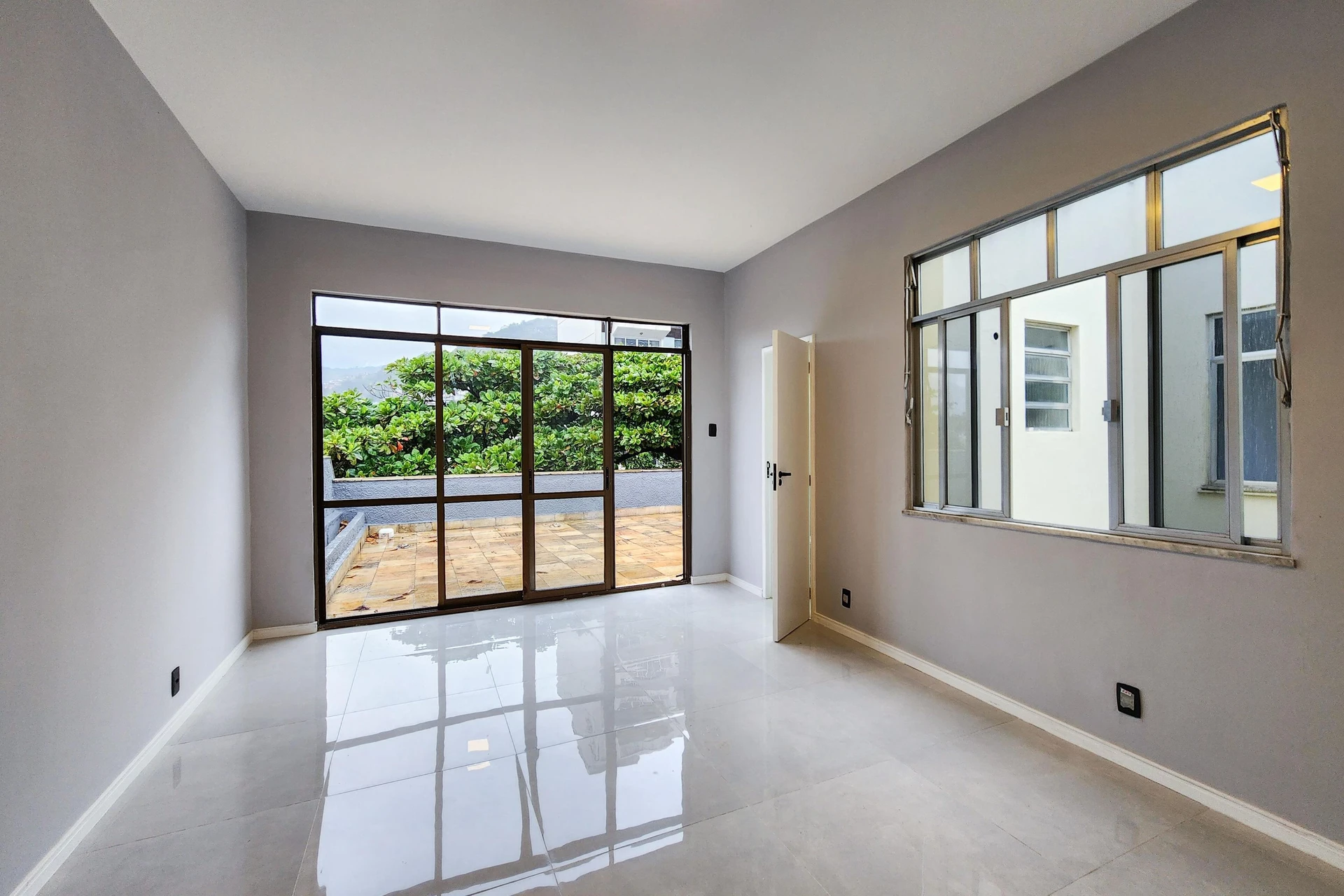 5-bedroom apartment with a mountain view in Rio de Janeiro — photo 31