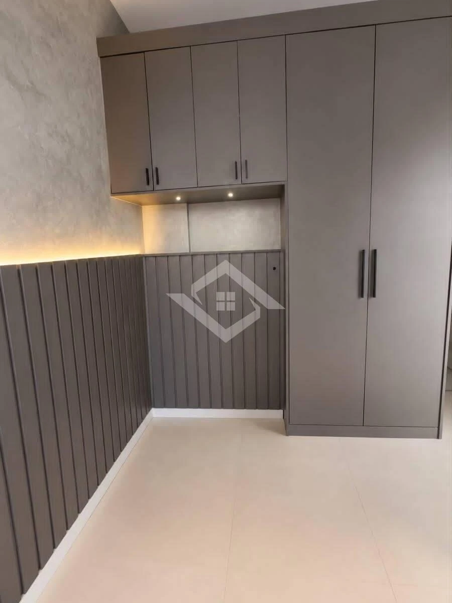 184 m² unfurnished apartment with 3 en-suites and parking — photo 4