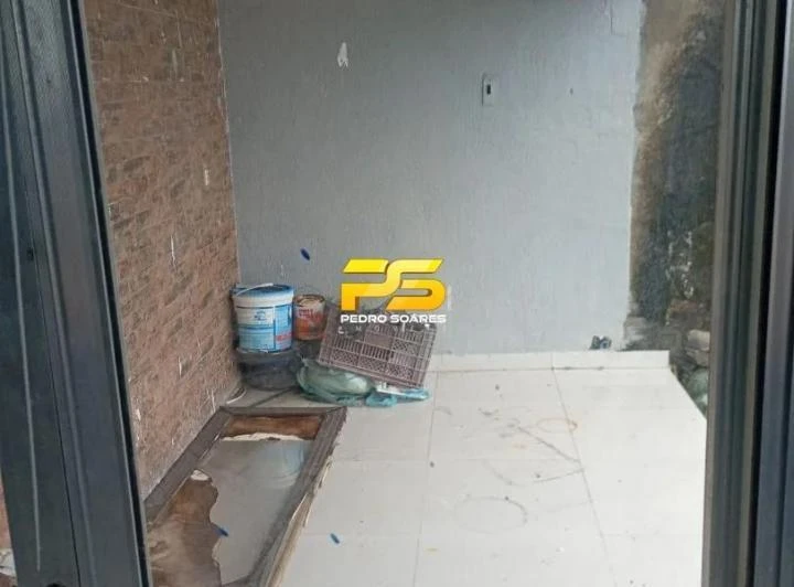 4-bedroom house with 3 bathrooms, 315 m² and a balcony — photo 3