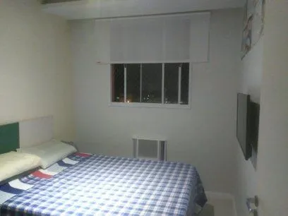 2-bedroom apartment in a building with a gym — photo 5