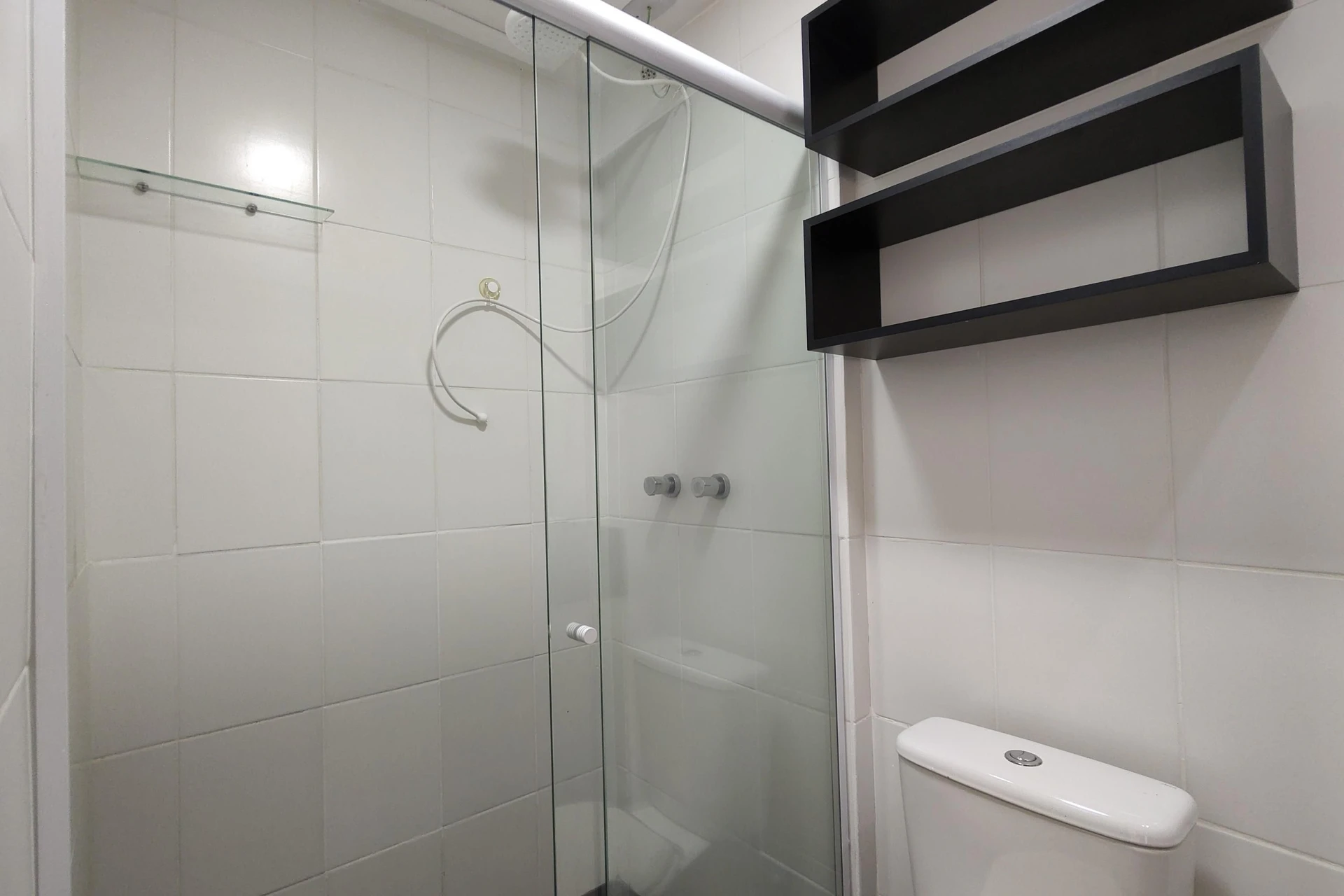2-bedroom apartment in a building with a gym — photo 27