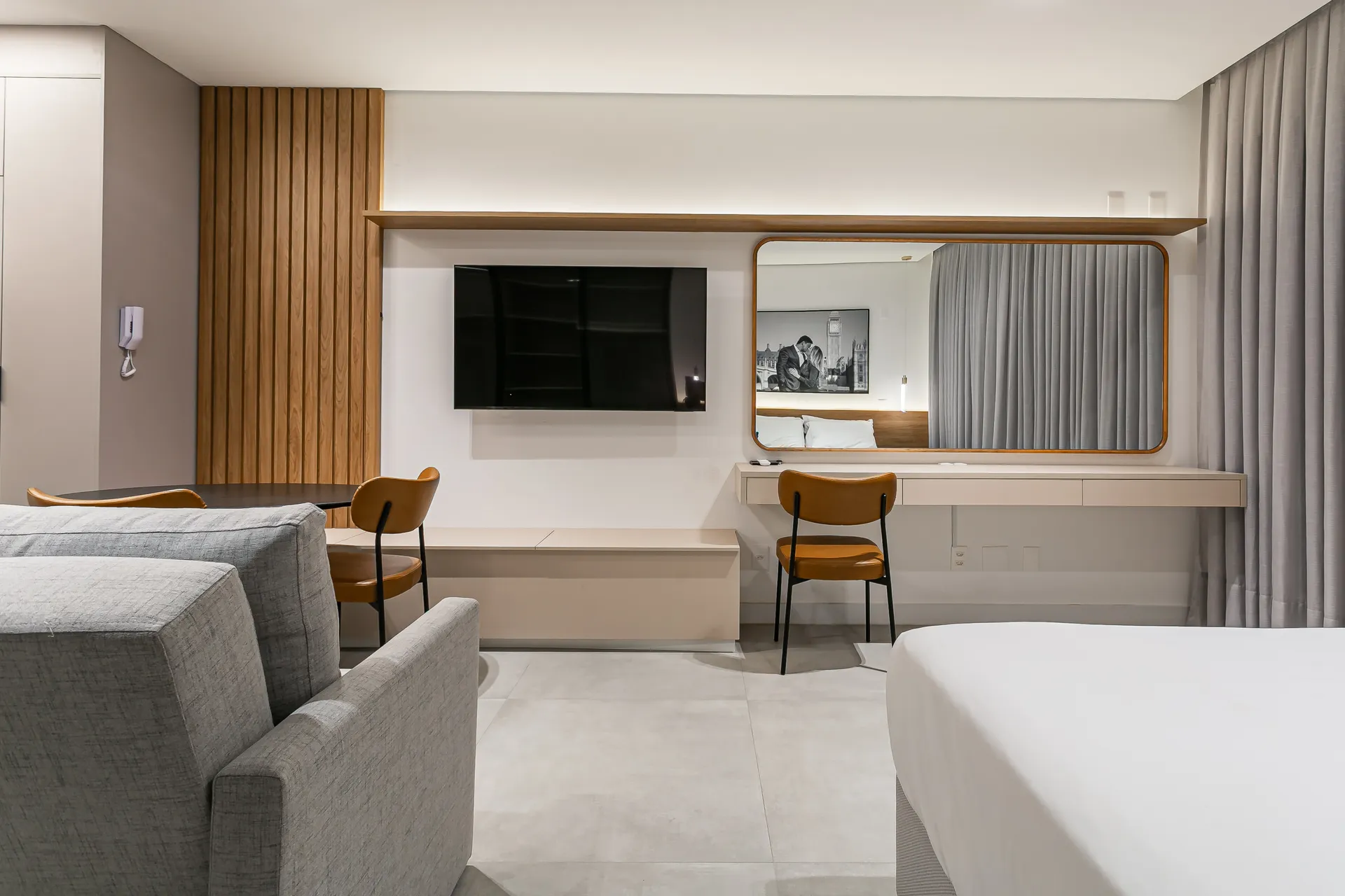 Furnished studio with open-plan kitchen and 39 m² — photo 9