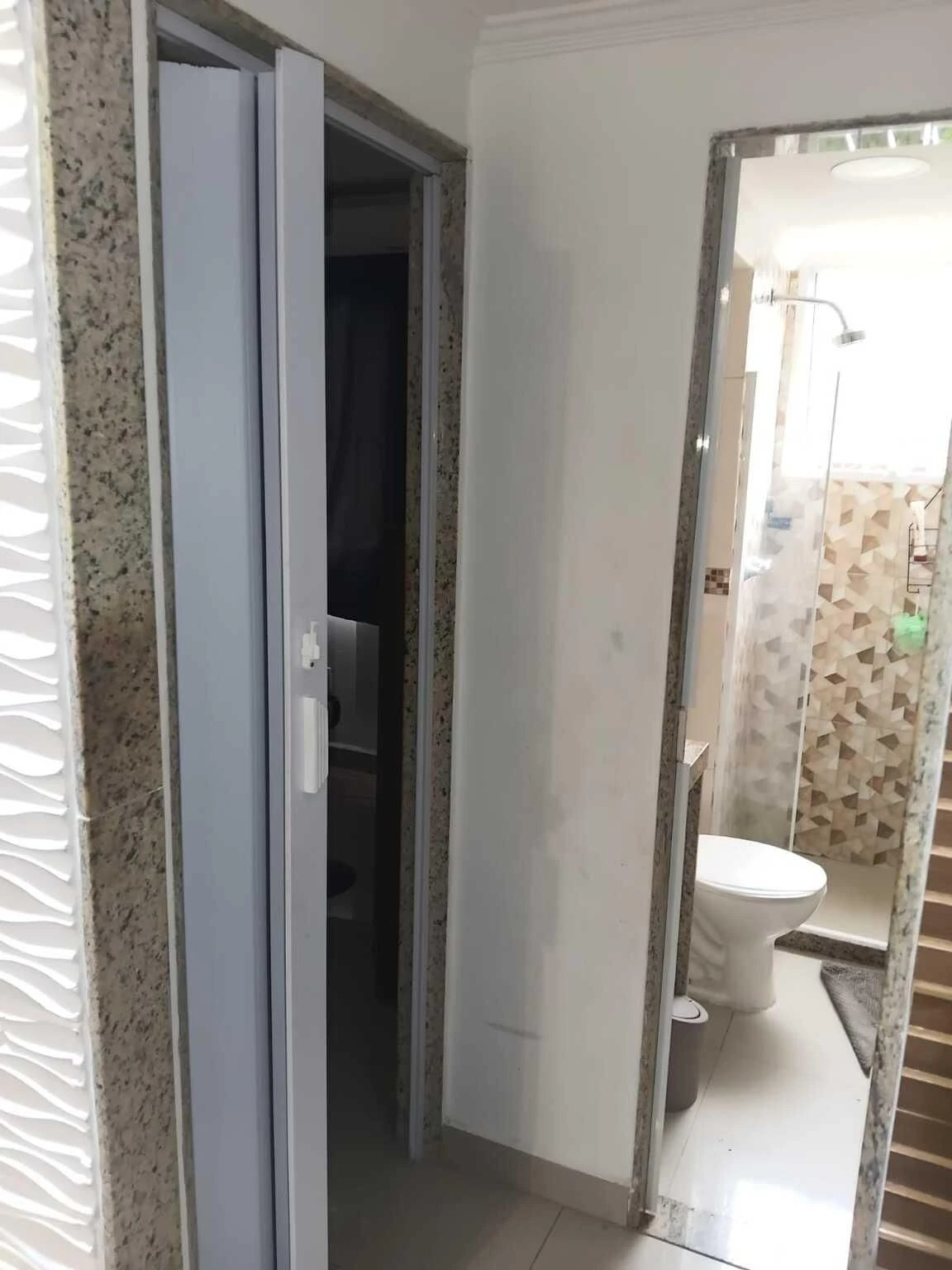 Apartamento amueblado de 2 dormitorios con ducha de vidrio — photo 29