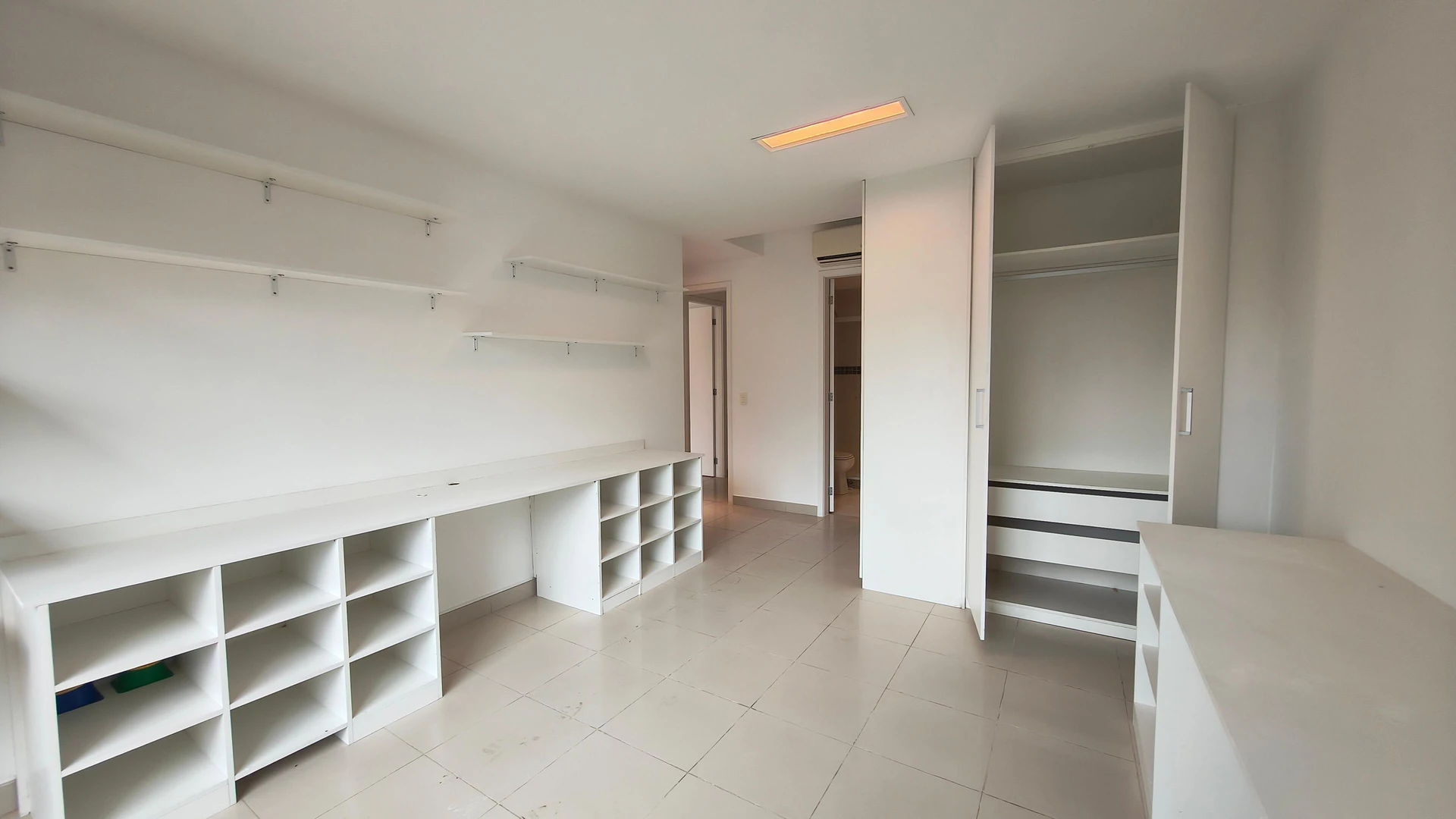 5-bedroom apartment with a washing machine in Rio de Janeiro — photo 20
