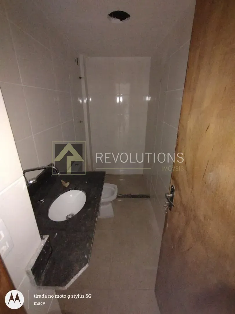 2-bedroom apartment with balcony and laundry area — photo 22