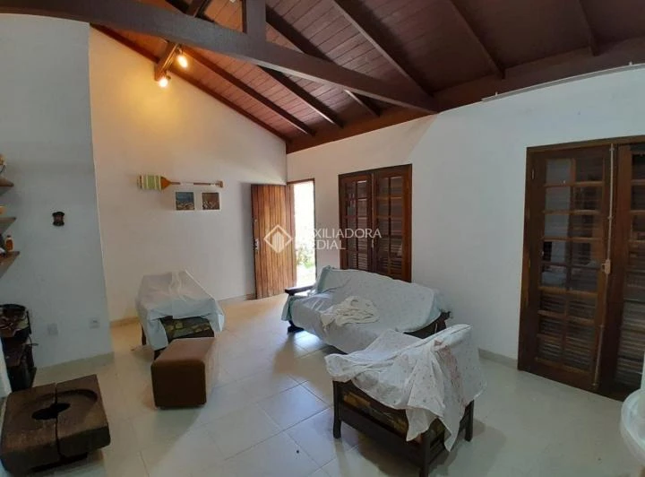 Unfurnished house with 4 bedrooms and 860 m² — photo 6
