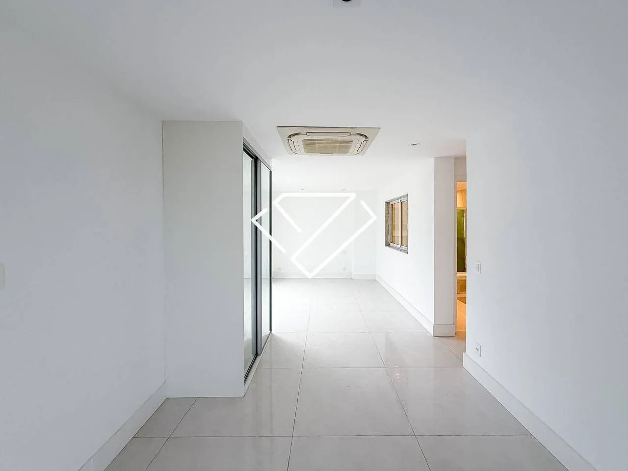 Water view in a 3-bedroom apartment, 660 m² — photo 40