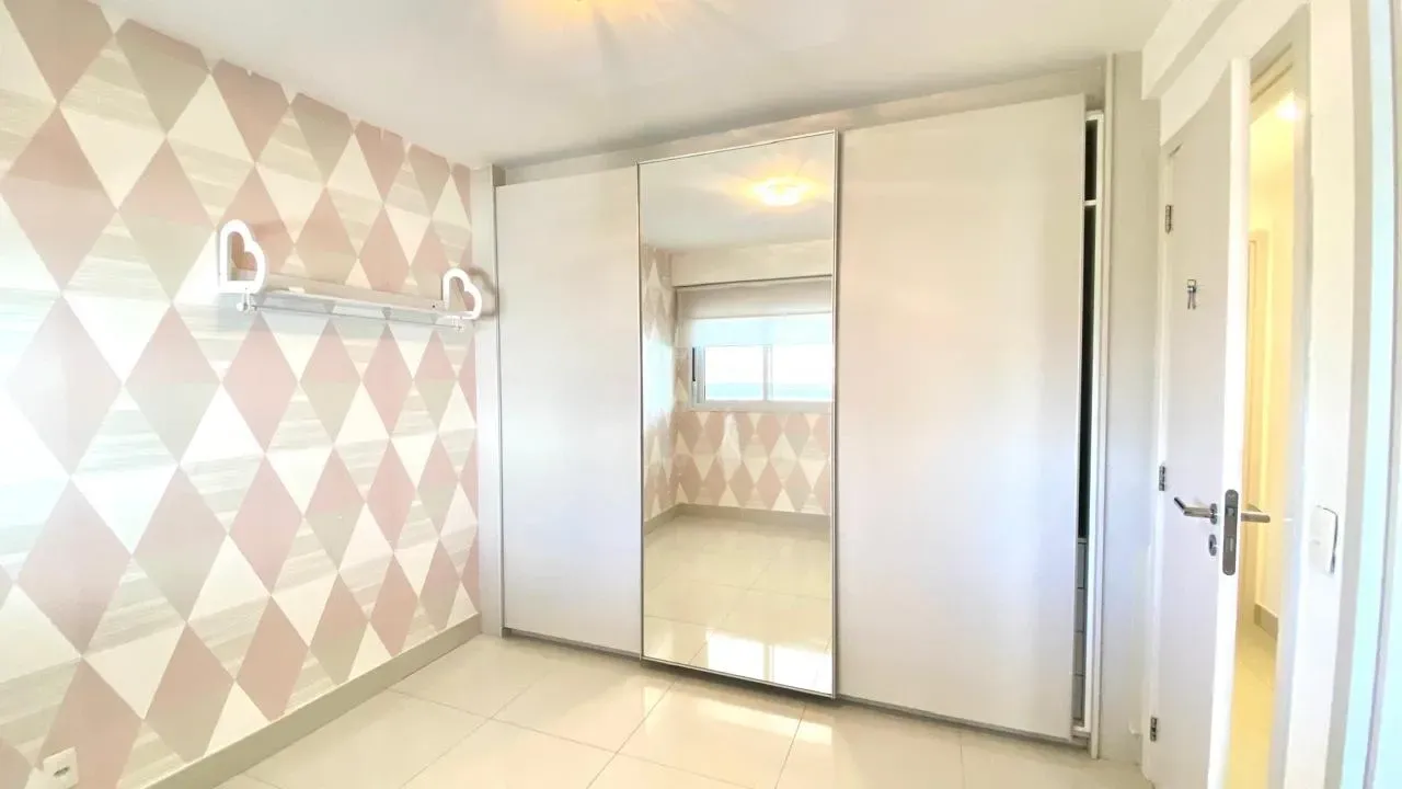 Apartment with 4 bedrooms, 155 m² and an enclosed balcony — photo 23