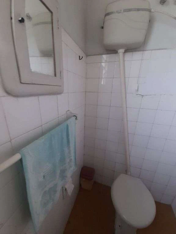 Casa mobiliada com 4 quartos e cozinha com fogão a gás — photo 18