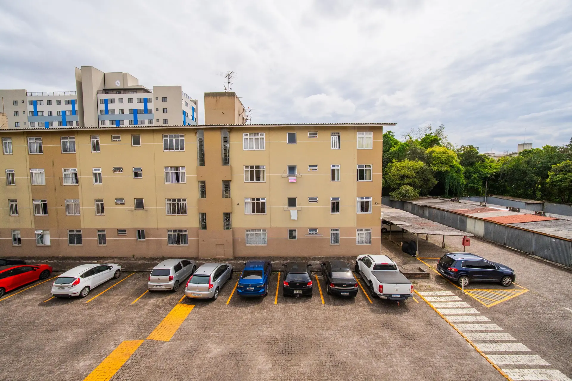 2-bedroom apartment with a washing machine in Curitiba — photo 14