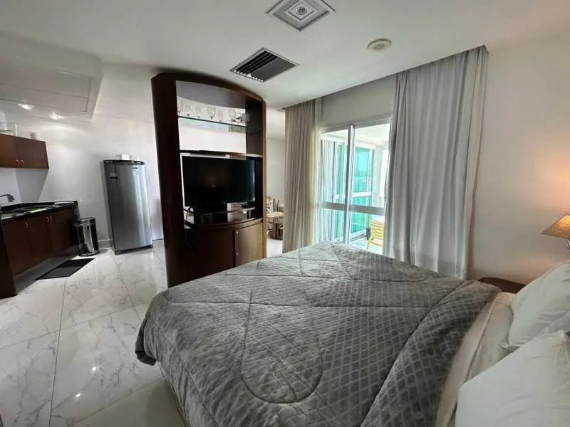 Furnished 1-bedroom, 1-bath apartment with parking — photo 5