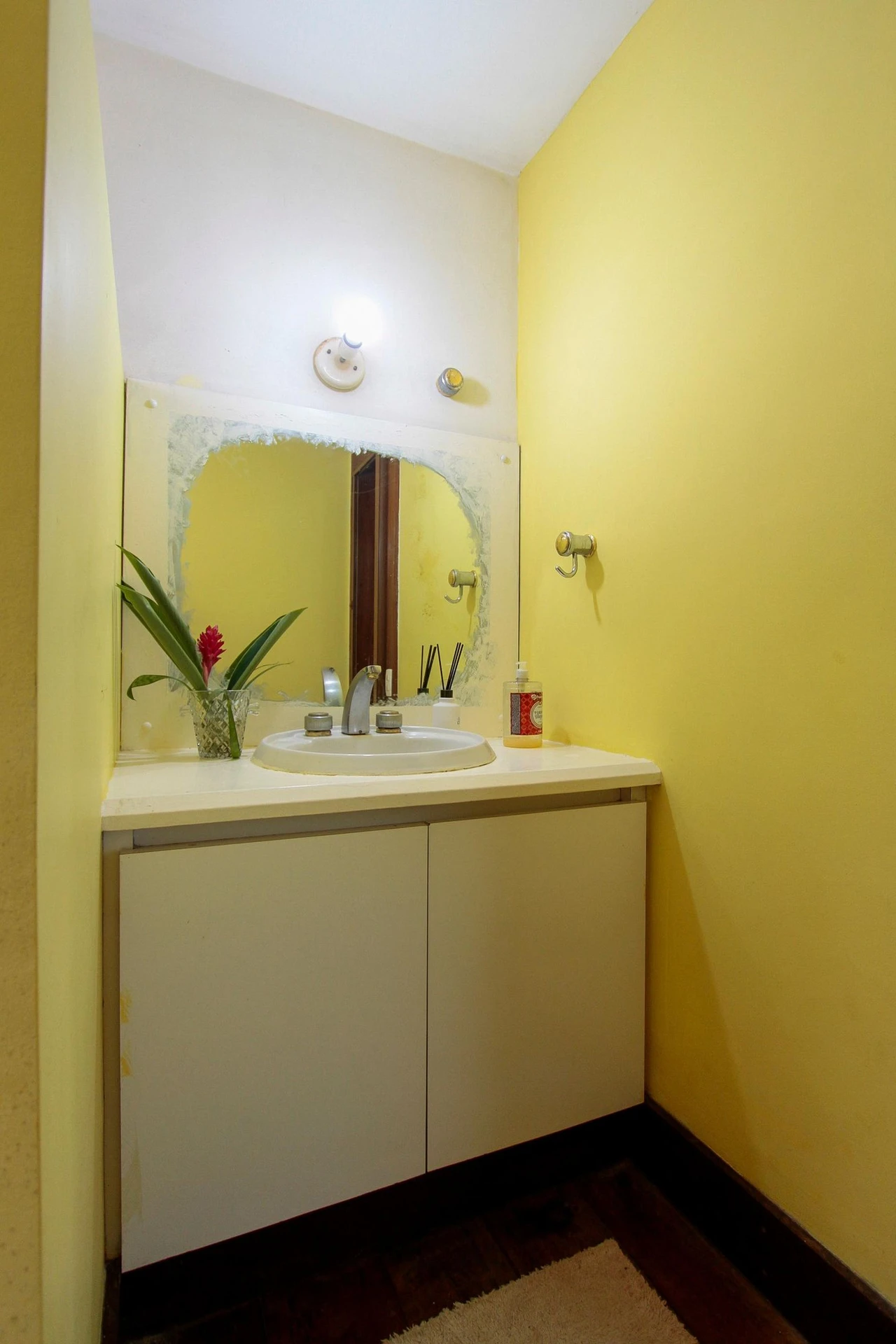 Apartamento de 109 m² com banheira e janelas do piso ao teto — photo 12
