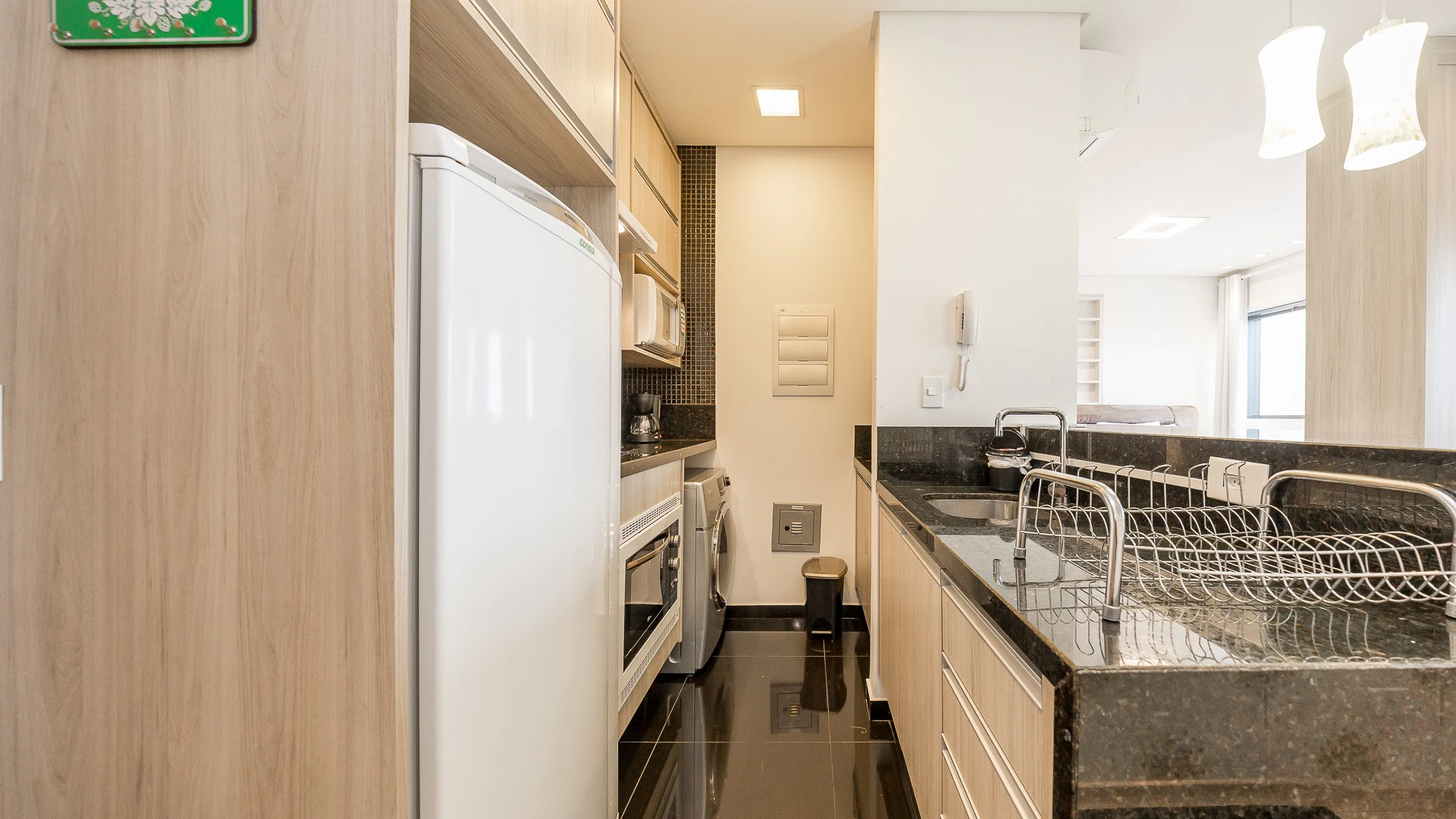 Furnished 1-bedroom apartment on the 27th floor — photo 2
