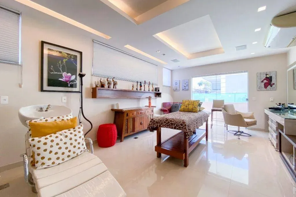 Furnished house with 7 en-suite bedrooms and 10 baths — photo 36