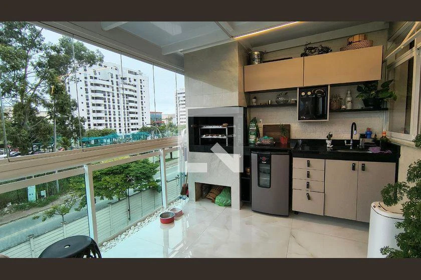 Furnished apartment, 150 m², with floor-to-ceiling windows