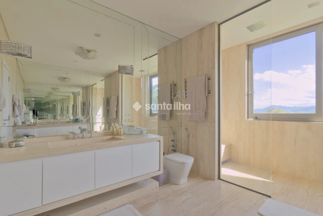House with 6 en-suite bedrooms and 8 bathrooms, 1350 m² — photo 10
